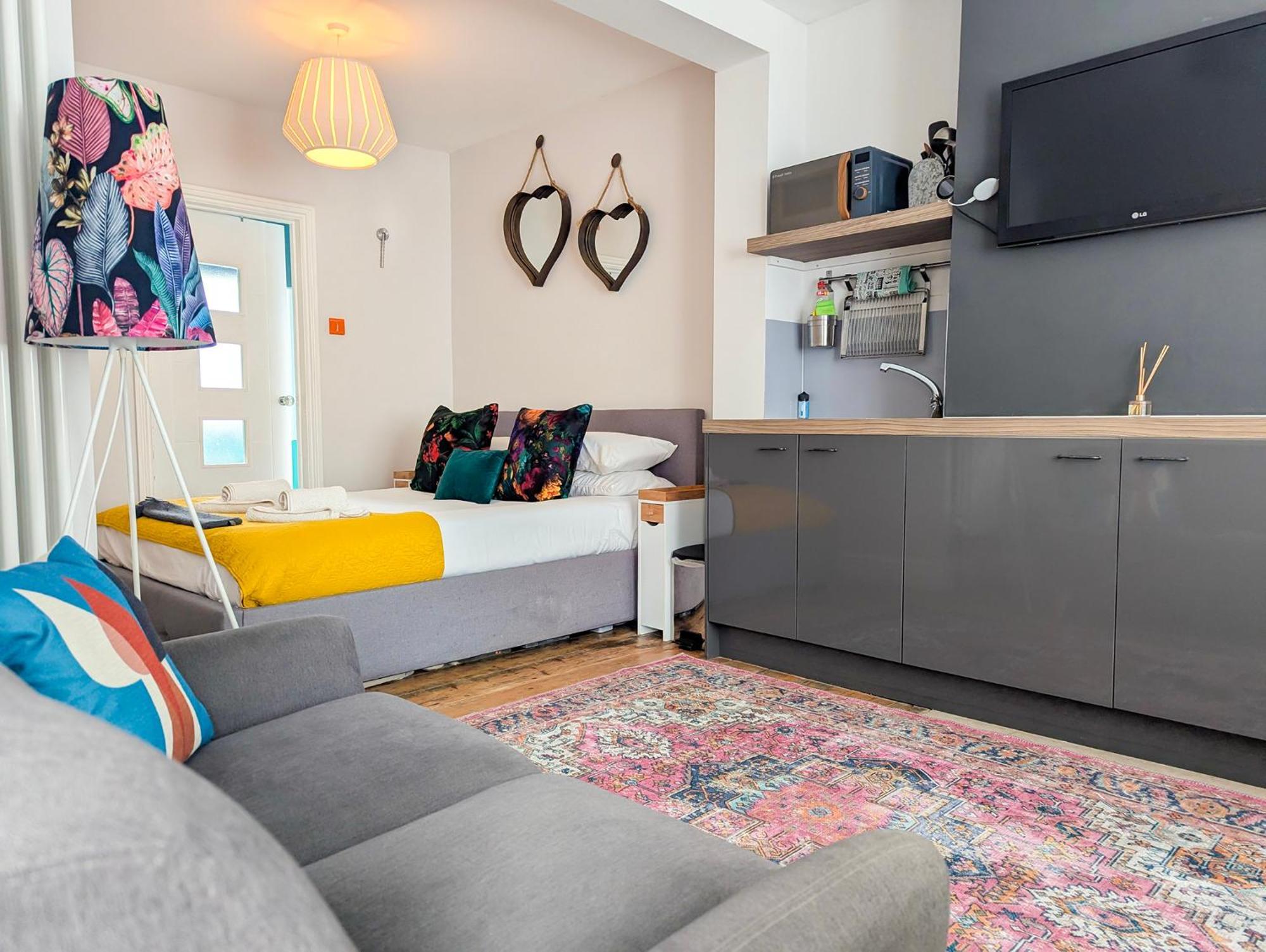 Apartment Abode I Great Neighbourhood! *
